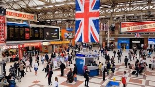 A Walk Through The London Victoria Station London England [upl. by Yralam]